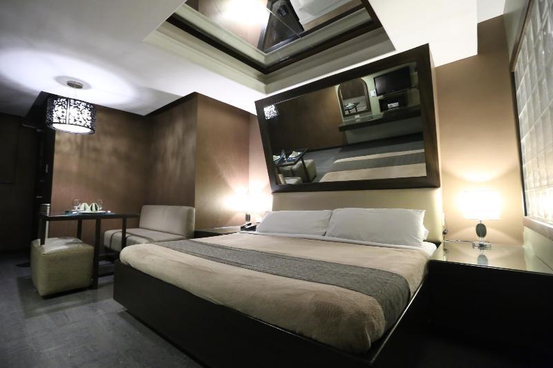Victoria Court Suites Pasig Экстерьер фото